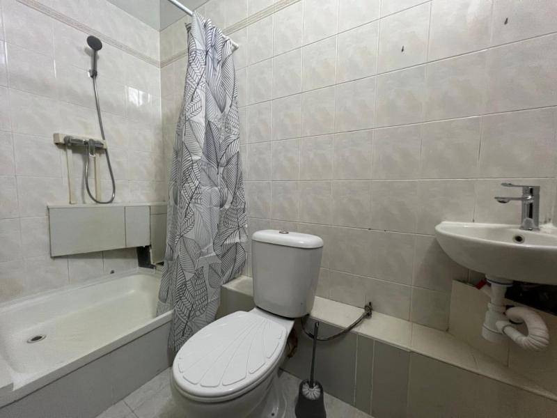 Apartments near Palace Ukraine - image 13