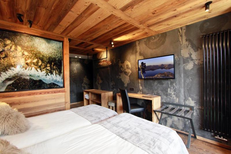 Superior Twin Room image 4