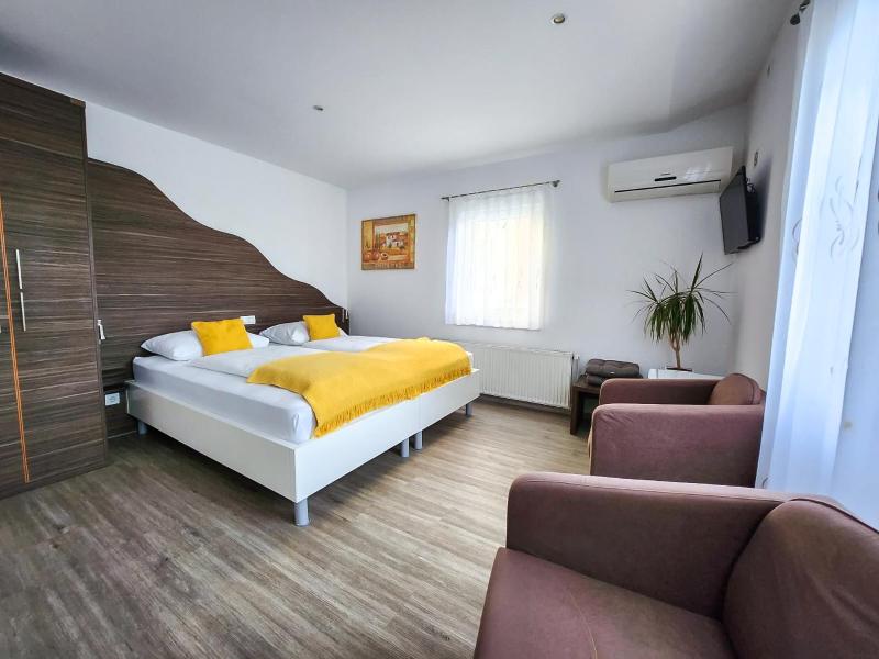 Twin Room with Balcony image 1