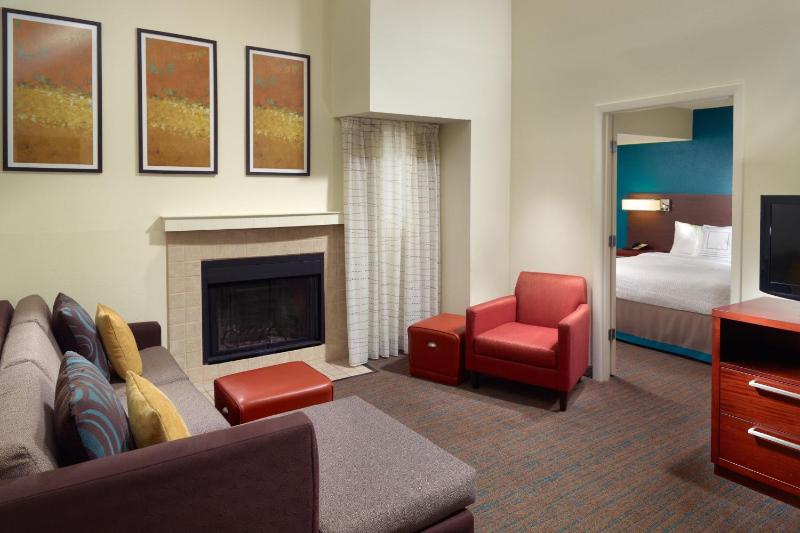 Two-Bedroom Suite image 4