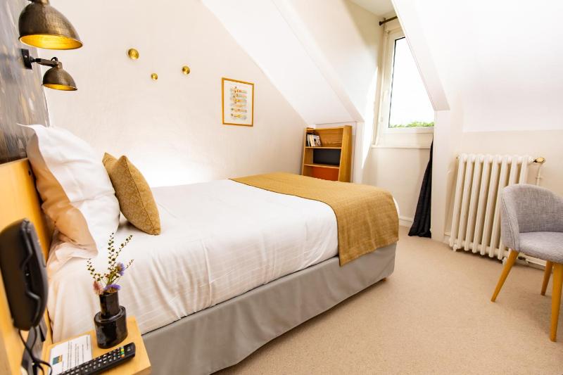 Double Room with Courtyard View image 3