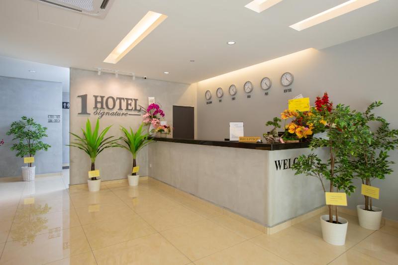 1 Hotel Signature - image 28