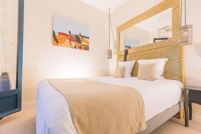 Double Room with Sea View image 3