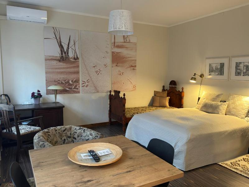 Family Room image 1