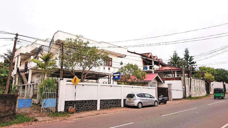 Tropical Inn - image 8
