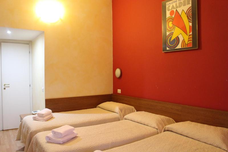 Quadruple Room image 4