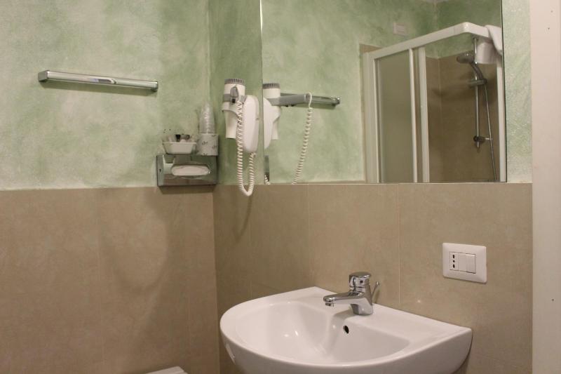 Triple Room image 2