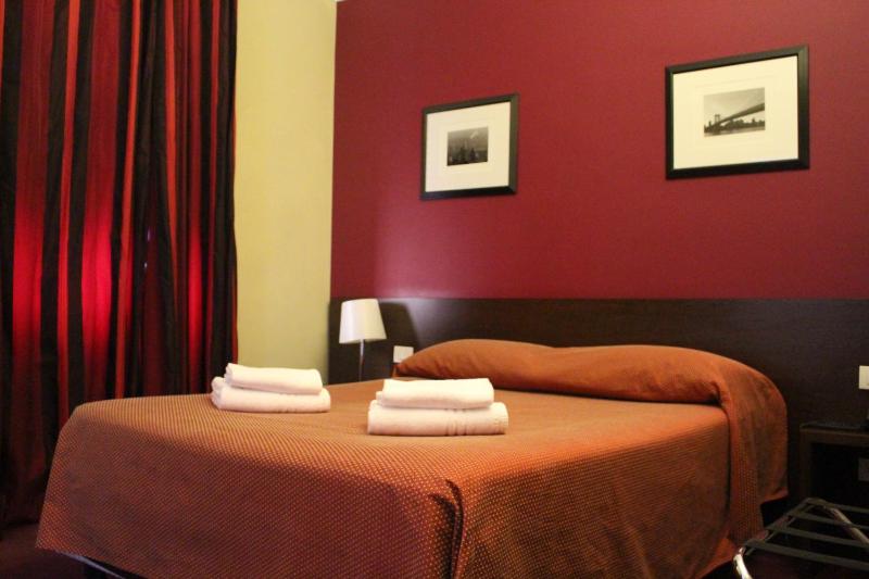 Double Room image 1