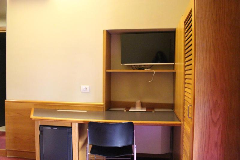Single Room image 3