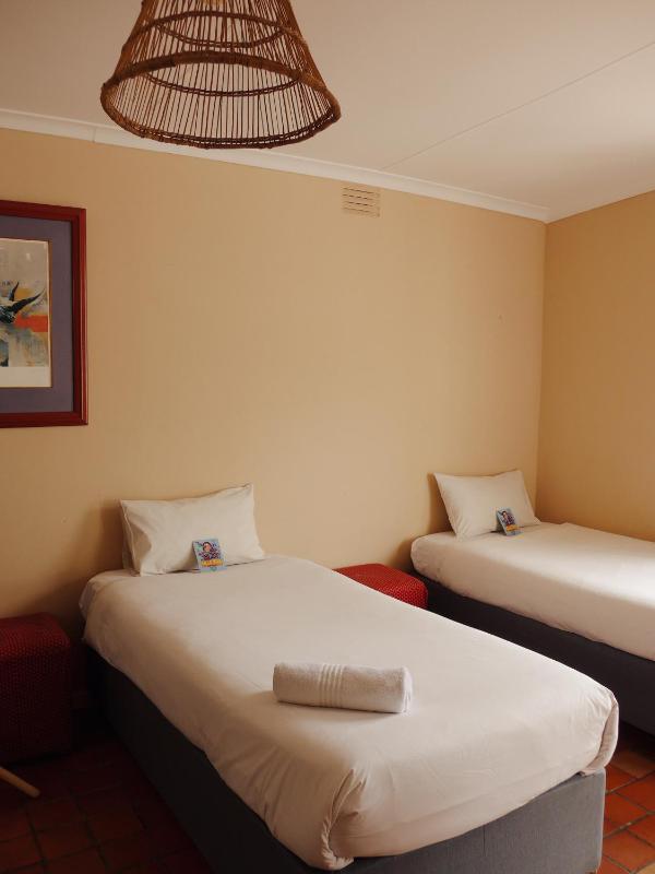 Bed in 6-Bed Mixed Dormitory Room image 3