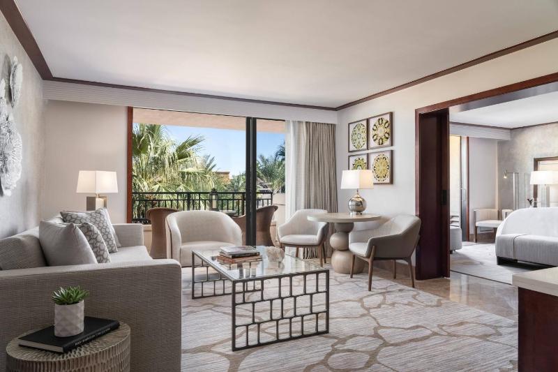 One-Bedroom Suite image 1