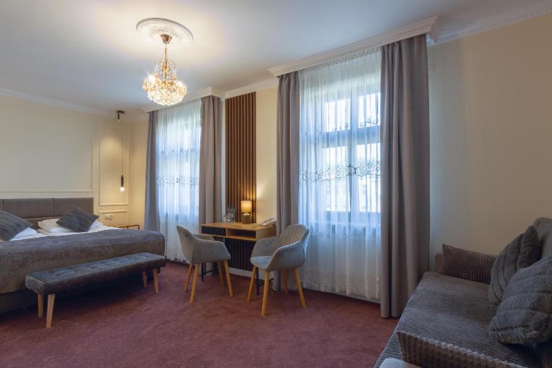 Double Room image 1