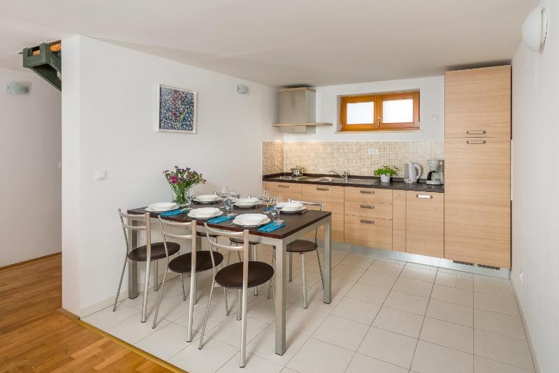 Duplex Apartment (6 Adults) image 3