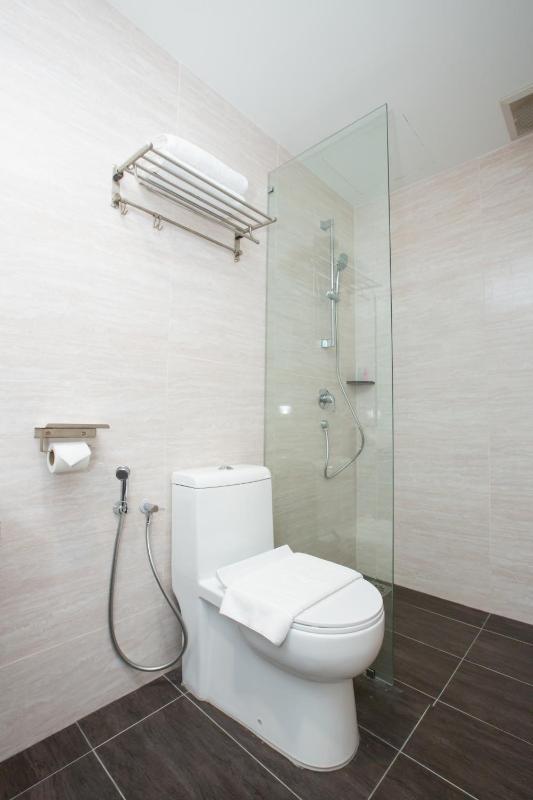 1 Hotel Signature - image 44