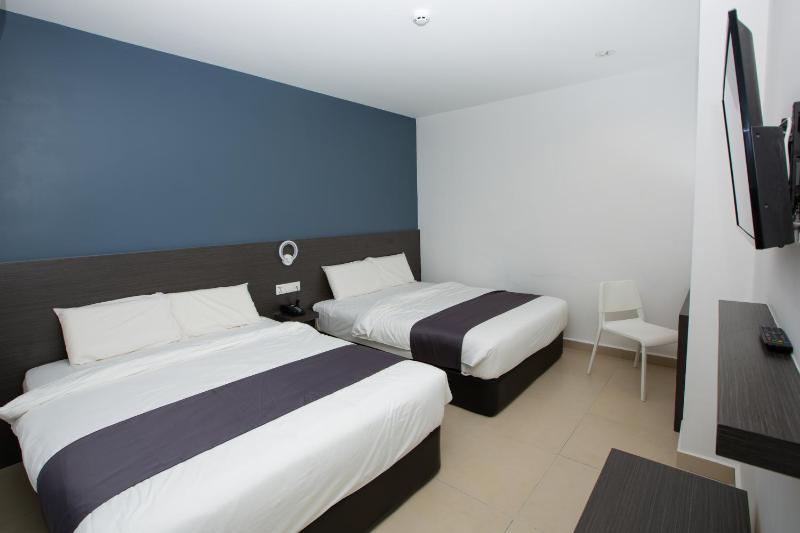 1 Hotel Signature - image 38