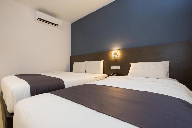 1 Hotel Signature - image 36