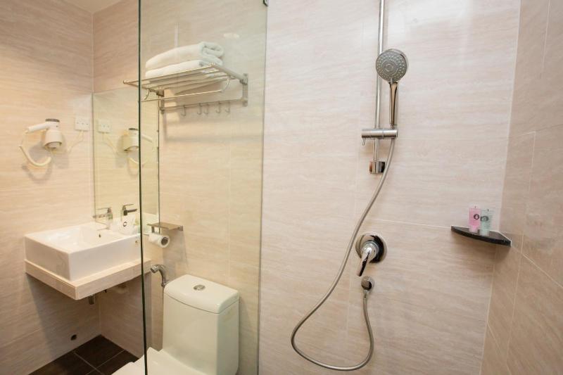 1 Hotel Signature - image 34