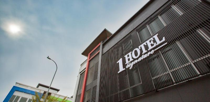1 Hotel Signature - image 31