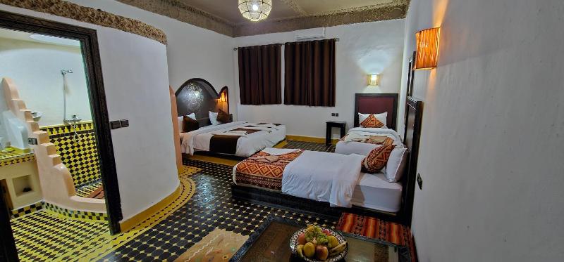 Traditional Riad Merzouga Dunes - image 35