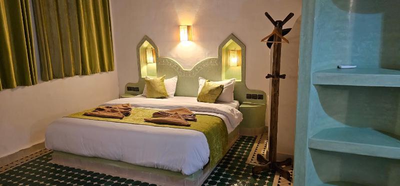 Traditional Riad Merzouga Dunes - image 23