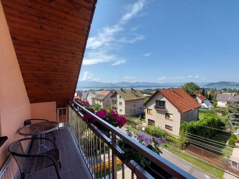 Apartment with Lake View image 4