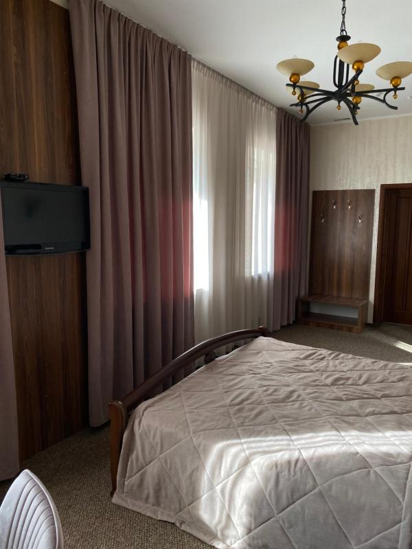 Double Room image 3