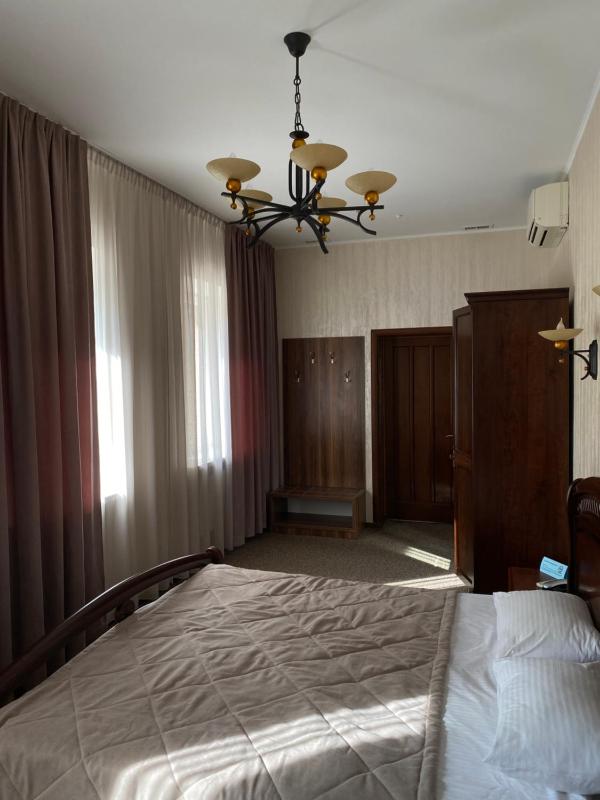 Double Room image 4