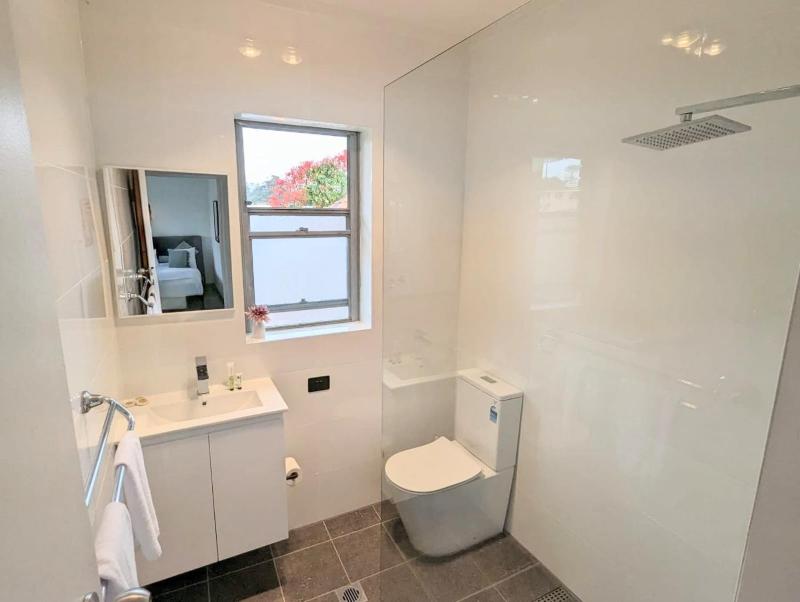 Lotus Stay Manly - Apartment 29E - image 6