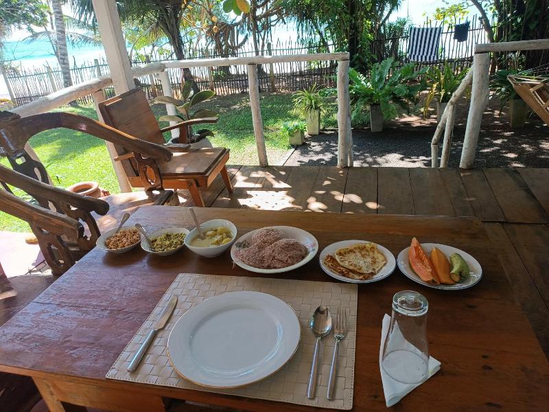 Beach House Kalukatiya - Family Villa Seaview Room Garden Room Beach Cabana - image 12