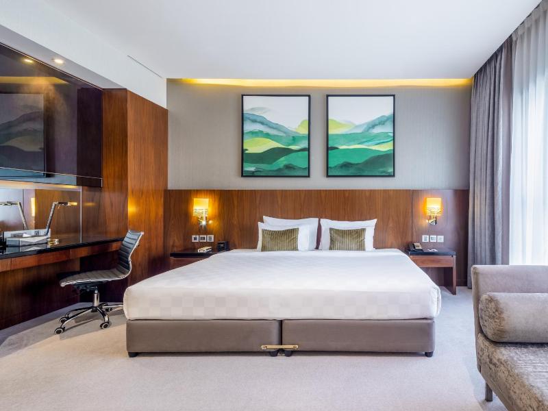 Deluxe Double/ Twin Room - Complimentary Transfer To Beach image 4