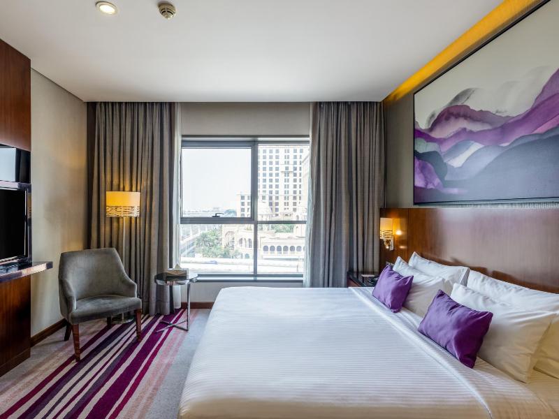 Deluxe Double/ Twin Room - Complimentary Transfer To Beach image 1