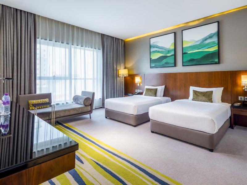Deluxe Double/ Twin Room - Complimentary Transfer To Beach image 3