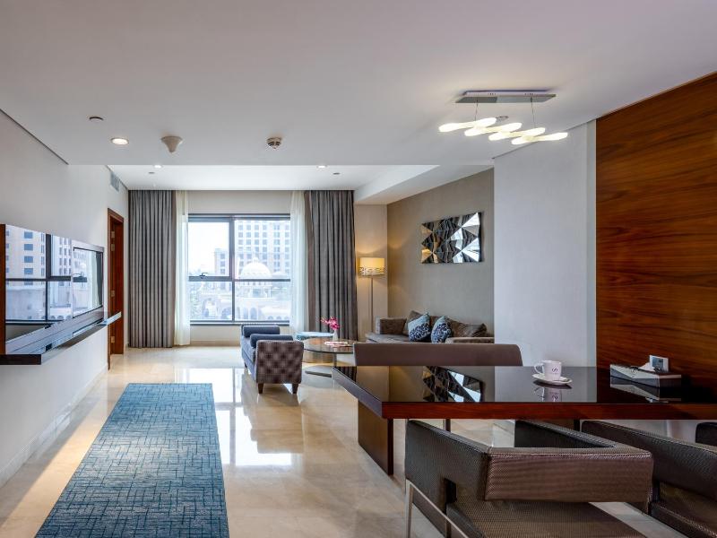 Executive Suite image 3