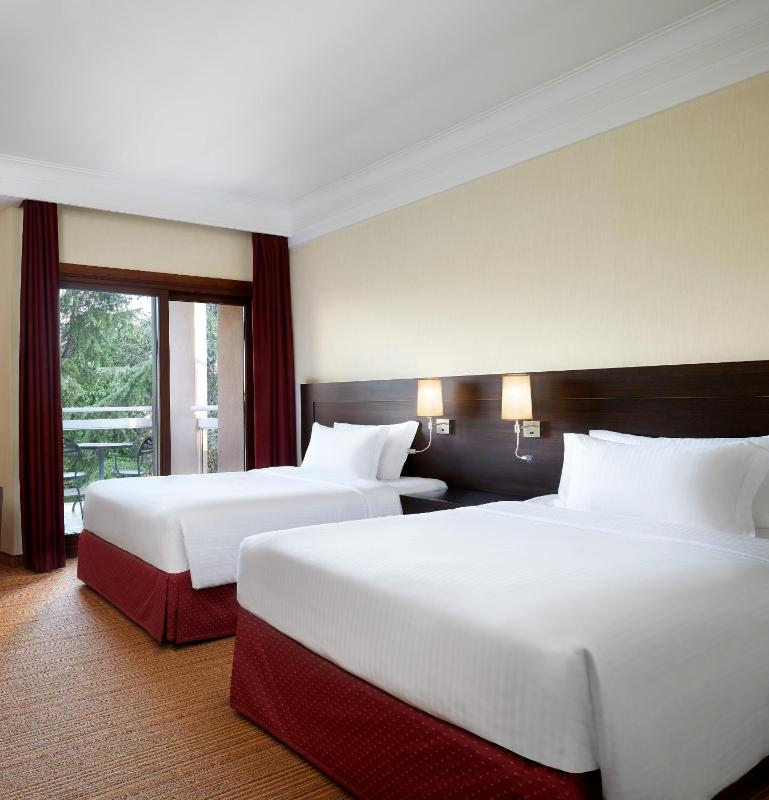 Guest room, 2 Twin/Single Bed(s), Low floor image 1