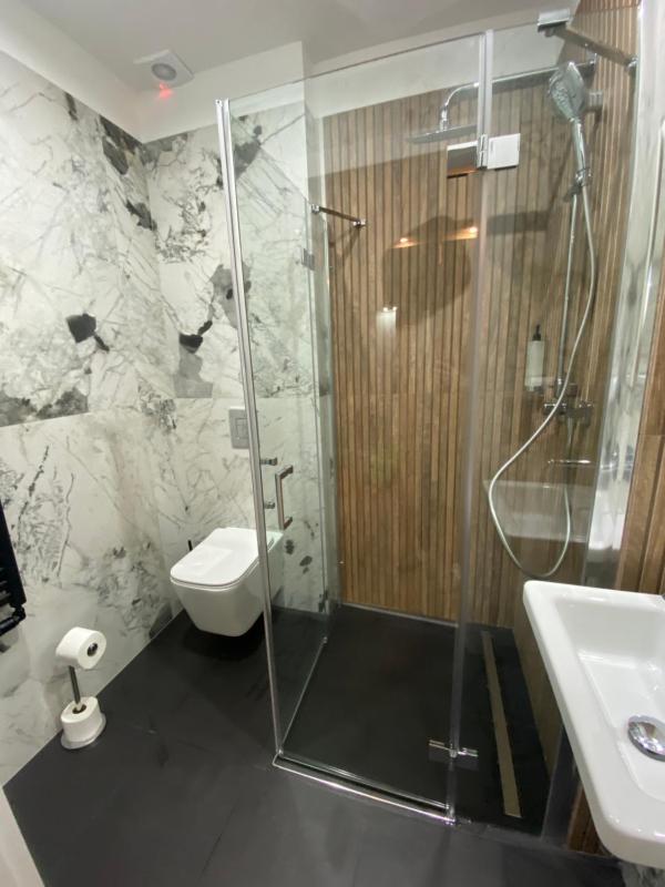 Single Room image 3