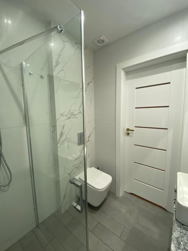 Double Room image 4