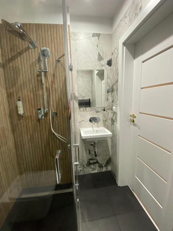 Single Room image 4