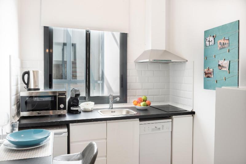 One-Bedroom Apartment image 4