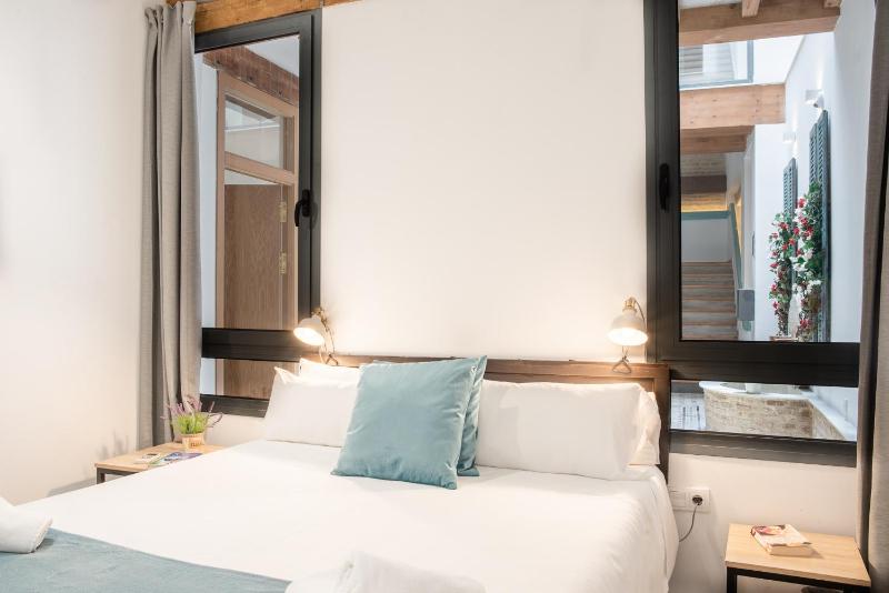 Deluxe Apartment image 1