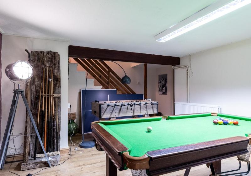 Ty Capten - a seaside family home for 10 Images