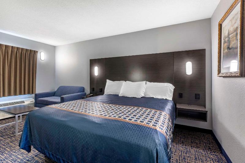 King Room - Non-Smoking image 2