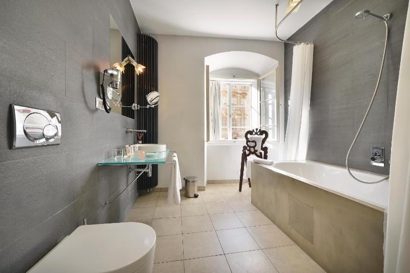 Design Superior Double Room image 2