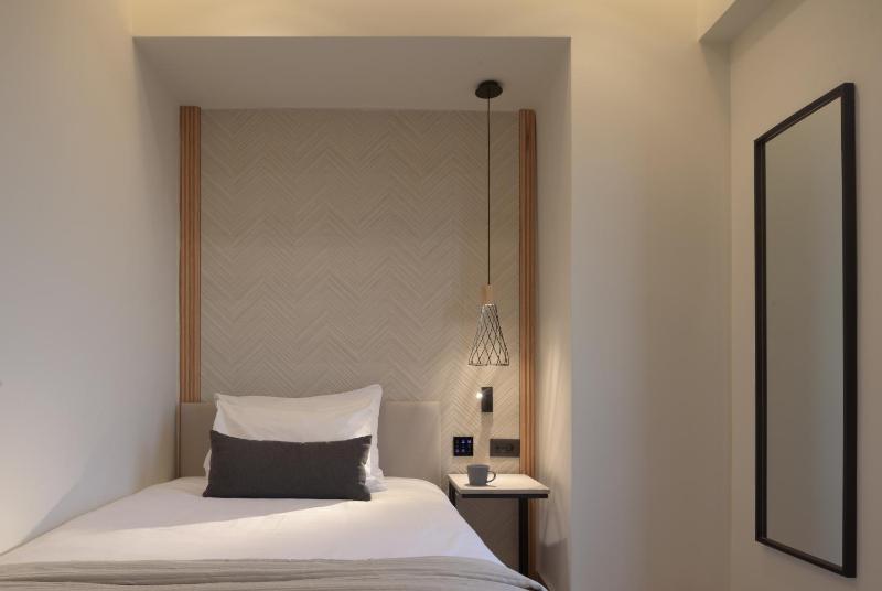 Single Room  (Adjoining Building) image 4