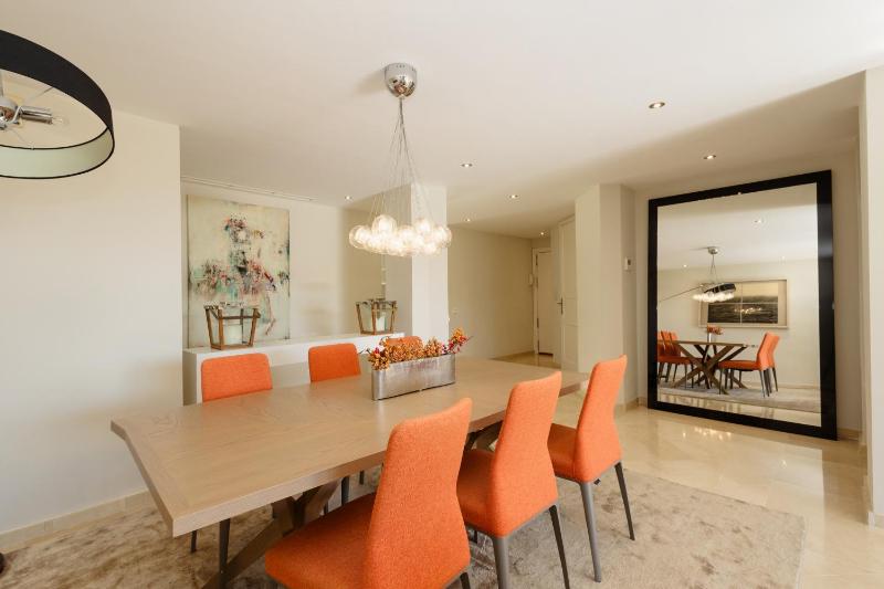 Holiday home with sea views south facing and close to the golf course and the beach in Elviria Hills - image 21
