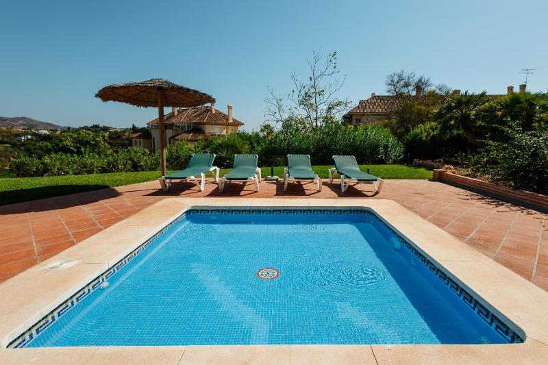 Holiday home with sea views south facing and close to the golf course and the beach in Elviria Hills - image 42
