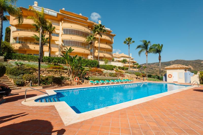 Holiday home with sea views south facing and close to the golf course and the beach in Elviria Hills - image 26