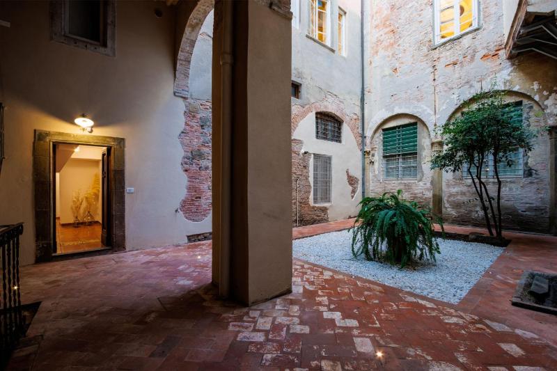 Casa al Dipinto Contemporary Apartment with - image 14