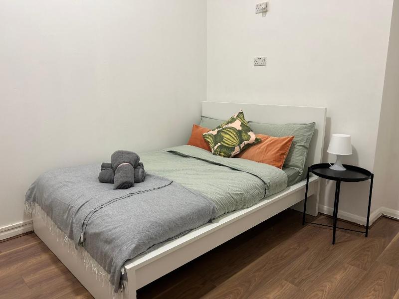 Double Room with Shared Bathroom image 3