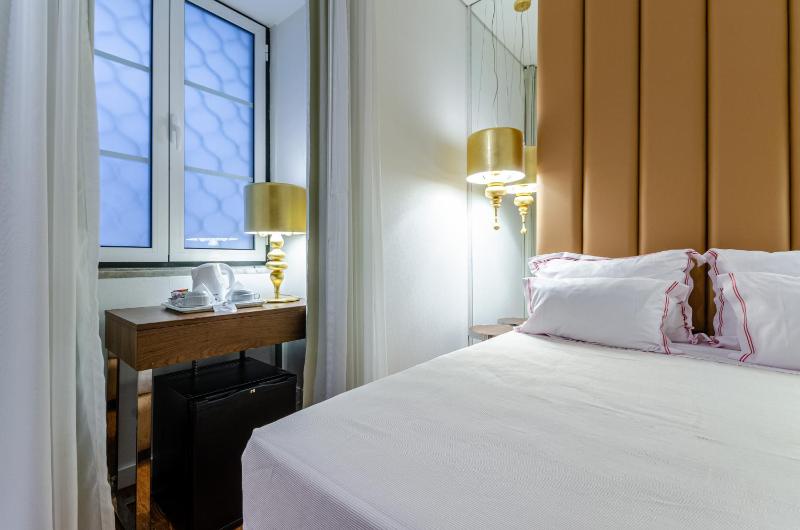 Double Room with Interior View image 4