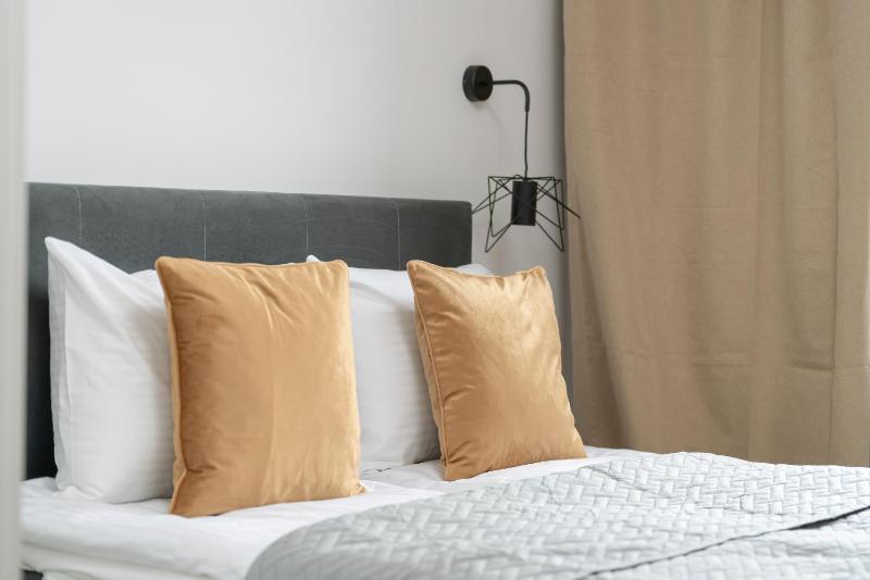 Tasteful Beige Apartment with Parking by Noclegi Renters - image 16